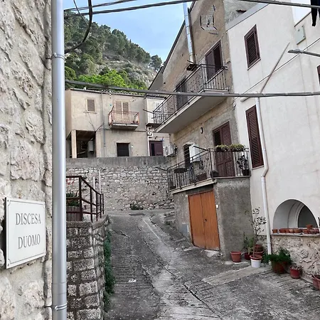 Pensión Le Dell'emiro 2 *