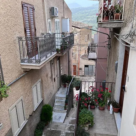 Le Dell'emiro 2 Pensión Castronuovo di Sicilia